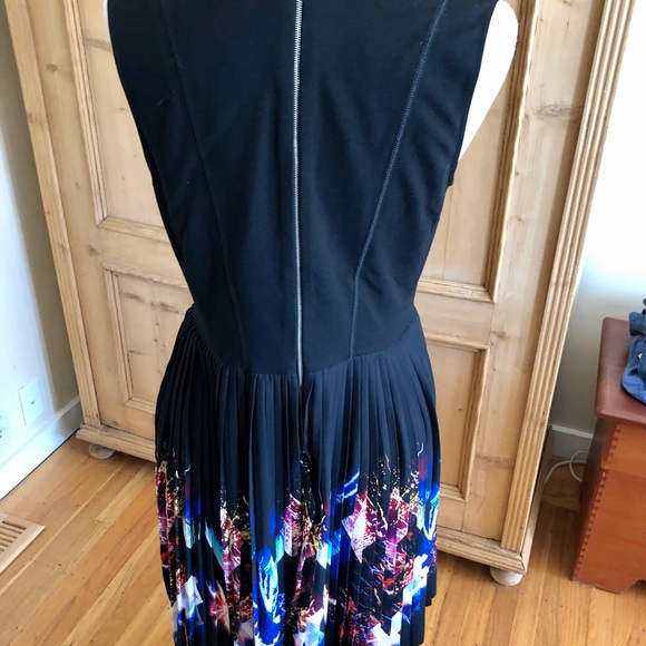 EUC Sandro Sleeveless Pleated Dress Size 3 (US 12) - Picture 3 of 7